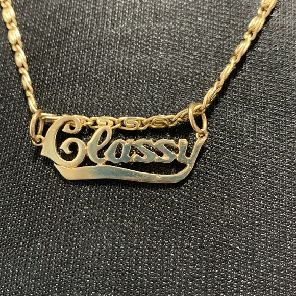 Gold plated Classy charm and 24 inch Necklace - Picture 3 of 6